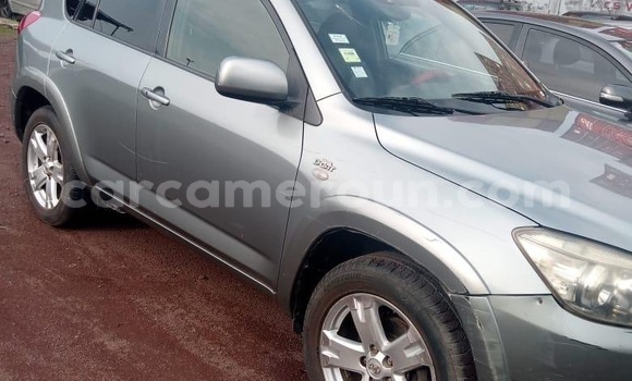 Acheter Occasion Voiture Toyota RAV4 Gris à Douala, Littoral Cameroon Acheter Occasion Voiture Toyota RAV4 Gris à Douala, Littoral Cameroon