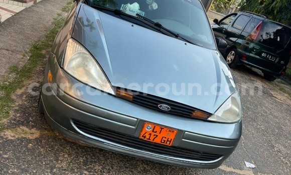 Sayi Na hannu Ford Focus Blue Mota in Douala a Ƙasar Kamaru