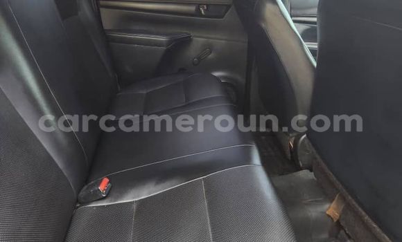 Sayi Na hannu Toyota Hilux Sauran Mota in Douala a Ƙasar Kamaru Sayi Na hannu Toyota Hilux Sauran Mota in Douala a Ƙasar Kamaru