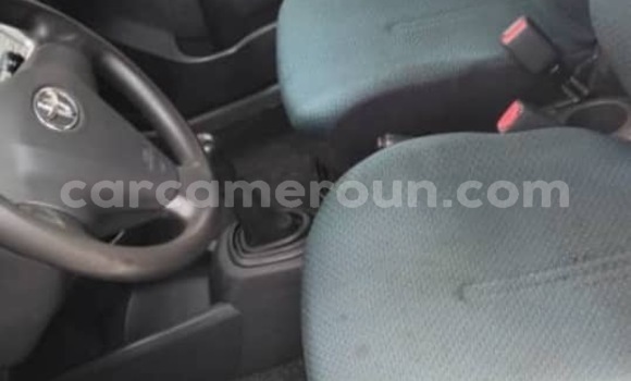 Sayi Na hannu Toyota Yaris Azurfa Mota in Douala a Ƙasar Kamaru Sayi Na hannu Toyota Yaris Azurfa Mota in Douala a Ƙasar Kamaru
