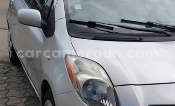 Sayi Na hannu Toyota Yaris Azurfa Mota in Douala a Ƙasar Kamaru Sayi Na hannu Toyota Yaris Azurfa Mota in Douala a Ƙasar Kamaru