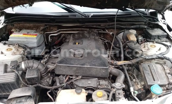 Sayi Na hannu Suzuki Grand Vitara Azurfa Mota in Douala a Ƙasar Kamaru Sayi Na hannu Suzuki Grand Vitara Azurfa Mota in Douala a Ƙasar Kamaru