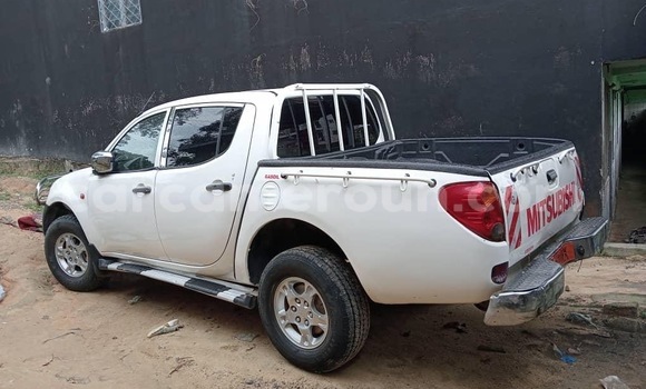 Buy Used Mitsubishi L200 White Car in Douala in Littoral Cameroon Buy Used Mitsubishi L200 White Car in Douala in Littoral Cameroon