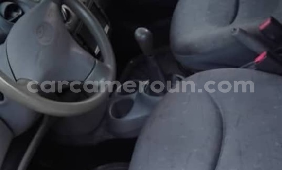 Sayi Na hannu Toyota Yaris Azurfa Mota in Douala a Ƙasar Kamaru Sayi Na hannu Toyota Yaris Azurfa Mota in Douala a Ƙasar Kamaru