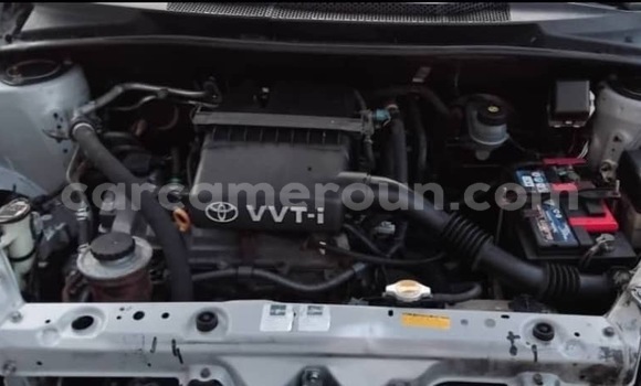 Sayi Na hannu Toyota Yaris Azurfa Mota in Douala a Ƙasar Kamaru Sayi Na hannu Toyota Yaris Azurfa Mota in Douala a Ƙasar Kamaru