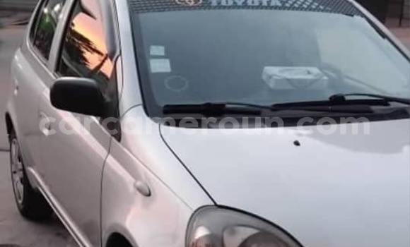 Sayi Na hannu Toyota Yaris Azurfa Mota in Douala a Ƙasar Kamaru Sayi Na hannu Toyota Yaris Azurfa Mota in Douala a Ƙasar Kamaru