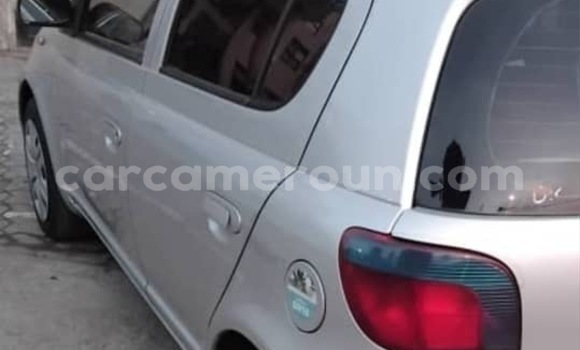 Sayi Na hannu Toyota Yaris Azurfa Mota in Douala a Ƙasar Kamaru Sayi Na hannu Toyota Yaris Azurfa Mota in Douala a Ƙasar Kamaru