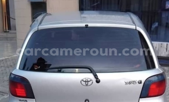 Sayi Na hannu Toyota Yaris Azurfa Mota in Douala a Ƙasar Kamaru Sayi Na hannu Toyota Yaris Azurfa Mota in Douala a Ƙasar Kamaru