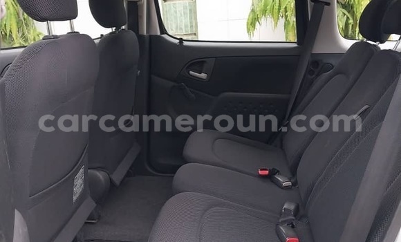 Buy Used Toyota Yaris Verso Silver Car in Douala in Littoral Cameroon Buy Used Toyota Yaris Verso Silver Car in Douala in Littoral Cameroon