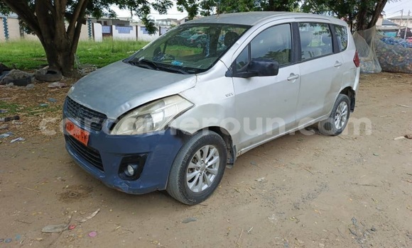 Sayi Na hannu Suzuki Equator M Mota in Douala a Ƙasar Kamaru Sayi Na hannu Suzuki Equator M Mota in Douala a Ƙasar Kamaru