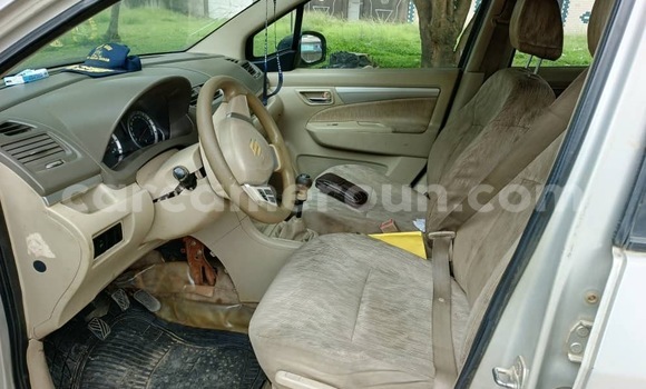 Sayi Na hannu Suzuki Equator M Mota in Douala a Ƙasar Kamaru Sayi Na hannu Suzuki Equator M Mota in Douala a Ƙasar Kamaru