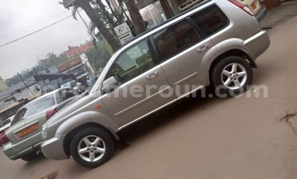 Sayi Na hannu Nissan X–Trail M Mota in Douala a Ƙasar Kamaru Sayi Na hannu Nissan X–Trail M Mota in Douala a Ƙasar Kamaru
