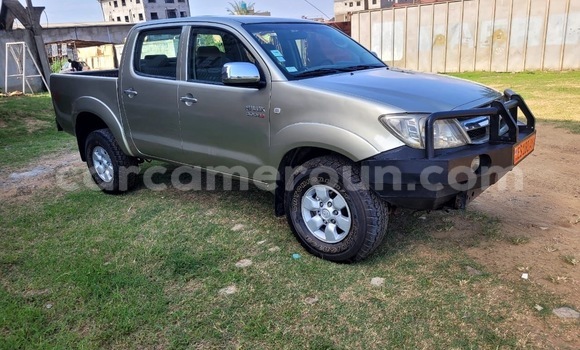Buy Used Toyota Hilux Silver Car in Douala in Littoral Cameroon Buy Used Toyota Hilux Silver Car in Douala in Littoral Cameroon