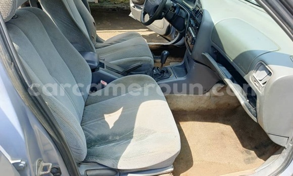 Sayi Na hannu Toyota Camry Blue Mota in Douala a Ƙasar Kamaru Sayi Na hannu Toyota Camry Blue Mota in Douala a Ƙasar Kamaru