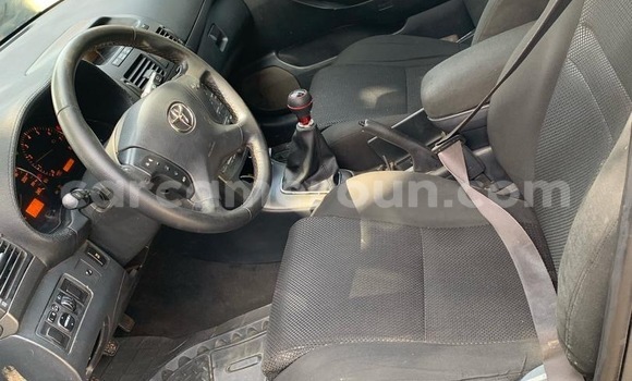 Sayi Na hannu Toyota Avensis Azurfa Mota in Douala a Ƙasar Kamaru Sayi Na hannu Toyota Avensis Azurfa Mota in Douala a Ƙasar Kamaru