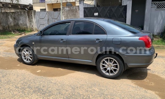Sayi Na hannu Toyota Avensis Azurfa Mota in Douala a Ƙasar Kamaru Sayi Na hannu Toyota Avensis Azurfa Mota in Douala a Ƙasar Kamaru