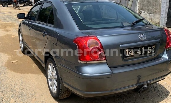Sayi Na hannu Toyota Avensis Azurfa Mota in Douala a Ƙasar Kamaru Sayi Na hannu Toyota Avensis Azurfa Mota in Douala a Ƙasar Kamaru