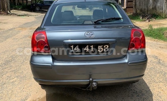 Sayi Na hannu Toyota Avensis Azurfa Mota in Douala a Ƙasar Kamaru Sayi Na hannu Toyota Avensis Azurfa Mota in Douala a Ƙasar Kamaru