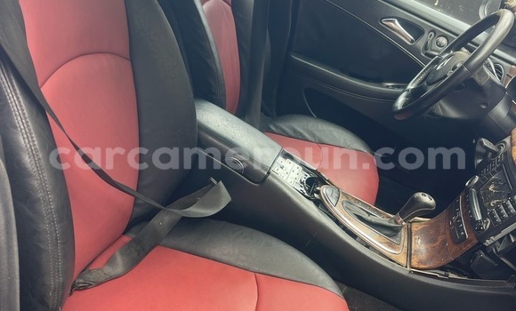 Sayi Na hannu Mercedes‒Benz CLS-klasse White Mota in Douala a Ƙasar Kamaru Sayi Na hannu Mercedes‒Benz CLS-klasse White Mota in Douala a Ƙasar Kamaru