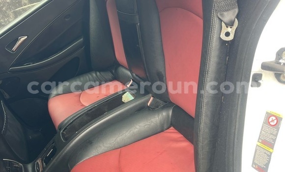 Sayi Na hannu Mercedes‒Benz CLS-klasse White Mota in Douala a Ƙasar Kamaru Sayi Na hannu Mercedes‒Benz CLS-klasse White Mota in Douala a Ƙasar Kamaru