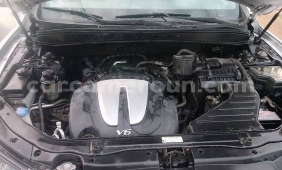 Sayi Na hannu Hyundai Santa Fe Azurfa Mota in Douala a Ƙasar Kamaru Sayi Na hannu Hyundai Santa Fe Azurfa Mota in Douala a Ƙasar Kamaru