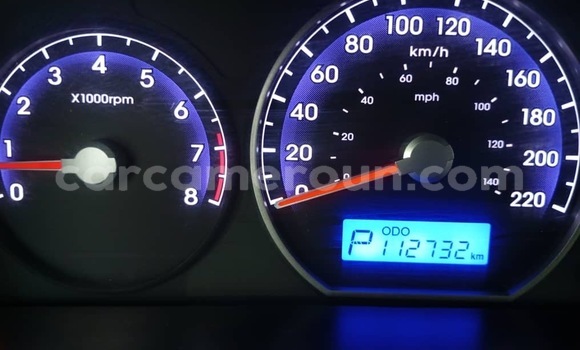 Sayi Na hannu Hyundai Santa Fe Azurfa Mota in Douala a Ƙasar Kamaru Sayi Na hannu Hyundai Santa Fe Azurfa Mota in Douala a Ƙasar Kamaru