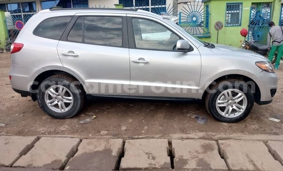 Sayi Na hannu Hyundai Santa Fe Azurfa Mota in Douala a Ƙasar Kamaru Sayi Na hannu Hyundai Santa Fe Azurfa Mota in Douala a Ƙasar Kamaru