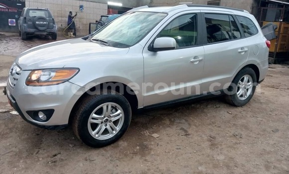 Sayi Na hannu Hyundai Santa Fe Azurfa Mota in Douala a Ƙasar Kamaru Sayi Na hannu Hyundai Santa Fe Azurfa Mota in Douala a Ƙasar Kamaru