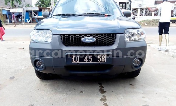 Sayi Na hannu Ford Maverick Blue Mota in Yaounde a Babban Kamaru