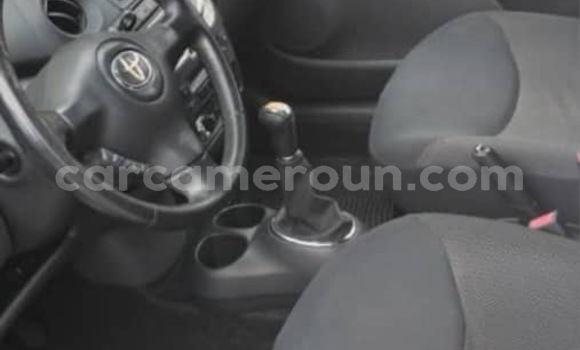Sayi Na hannu Toyota Yaris Azurfa Mota in Douala a Ƙasar Kamaru Sayi Na hannu Toyota Yaris Azurfa Mota in Douala a Ƙasar Kamaru