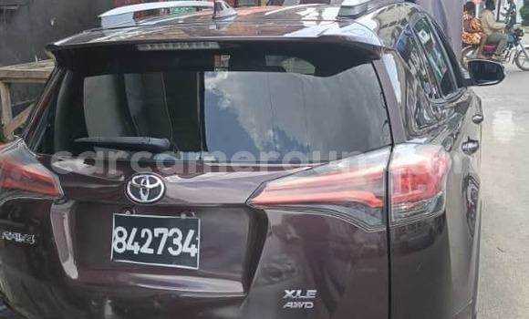 Sayi Imported Toyota RAV4 Brown Mota in Douala a Ƙasar Kamaru Sayi Imported Toyota RAV4 Brown Mota in Douala a Ƙasar Kamaru