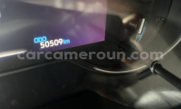 Sayi Imported Toyota RAV4 Azurfa Mota in Douala a Ƙasar Kamaru Sayi Imported Toyota RAV4 Azurfa Mota in Douala a Ƙasar Kamaru