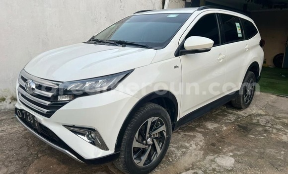 Acheter Import Voiture Toyota Rush Blanc à Douala, Littoral Cameroon