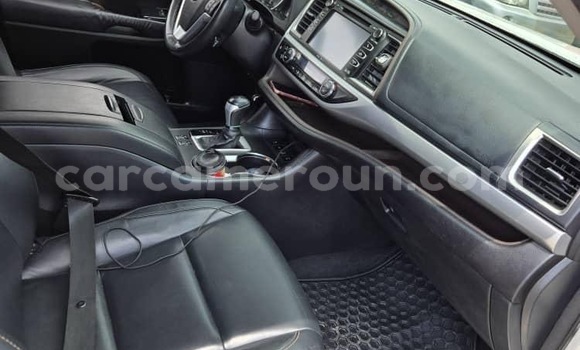 Acheter Import Voiture Toyota Highlander Blanc à Douala, Littoral Cameroon Acheter Import Voiture Toyota Highlander Blanc à Douala, Littoral Cameroon