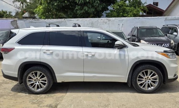 Acheter Import Voiture Toyota Highlander Blanc à Douala, Littoral Cameroon Acheter Import Voiture Toyota Highlander Blanc à Douala, Littoral Cameroon