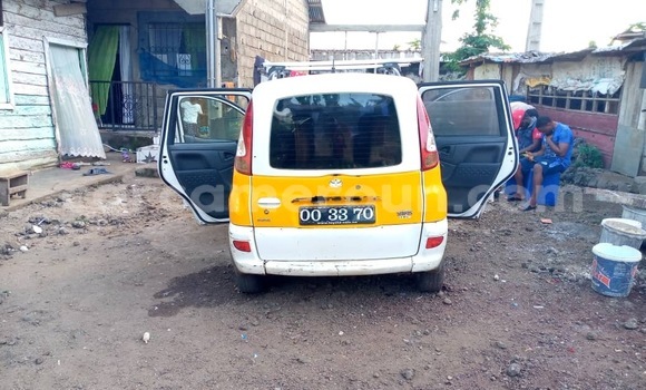 Acheter Occasion Voiture Toyota Yaris Verso Blanc à Douala, Littoral Cameroon Acheter Occasion Voiture Toyota Yaris Verso Blanc à Douala, Littoral Cameroon