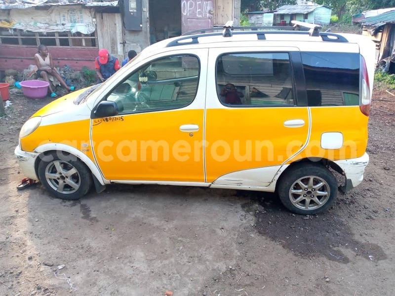 Big with watermark toyota yaris verso littoral cameroon douala 20116