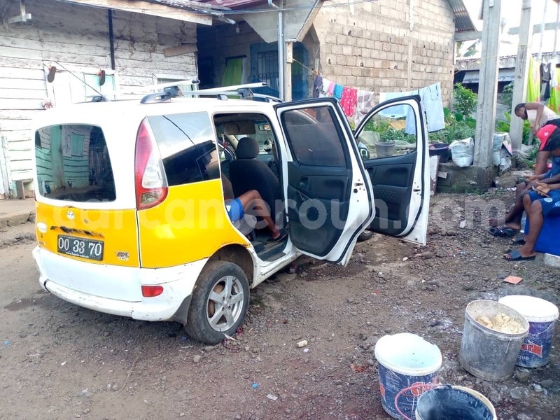 Big with watermark toyota yaris verso littoral cameroon douala 20116