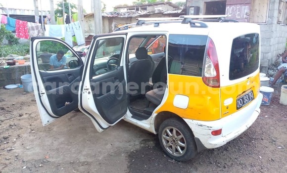 Acheter Occasion Voiture Toyota Yaris Verso Blanc à Douala, Littoral Cameroon Acheter Occasion Voiture Toyota Yaris Verso Blanc à Douala, Littoral Cameroon