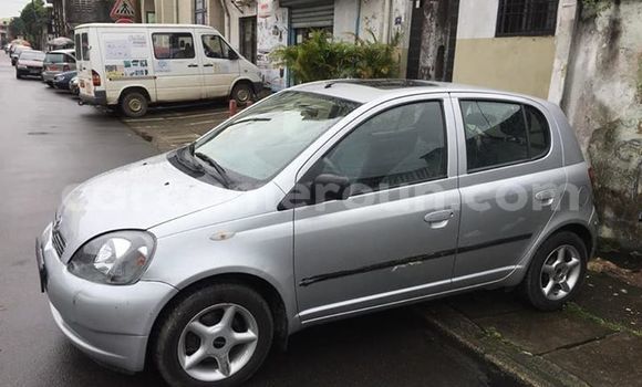 Acheter Import Voiture Toyota Yaris Gris à Douala, Littoral Cameroon Acheter Import Voiture Toyota Yaris Gris à Douala, Littoral Cameroon