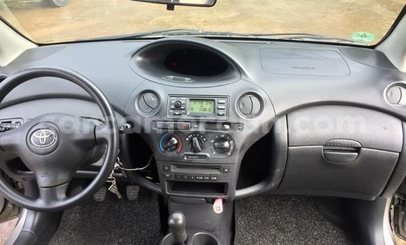 Acheter Import Voiture Toyota Yaris Gris à Douala, Littoral Cameroon Acheter Import Voiture Toyota Yaris Gris à Douala, Littoral Cameroon
