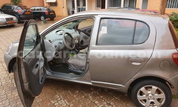Acheter Import Voiture Toyota Yaris Gris à Yaoundé, Central Cameroon Acheter Import Voiture Toyota Yaris Gris à Yaoundé, Central Cameroon