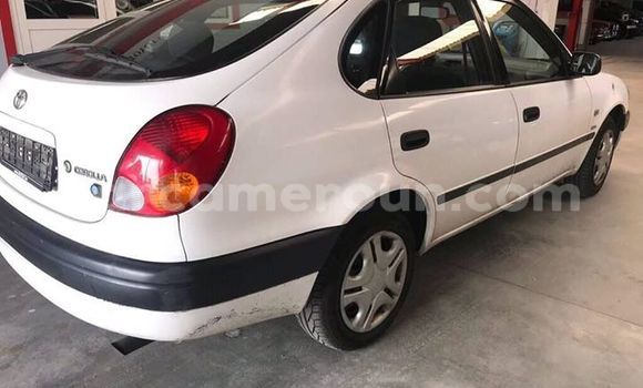 Acheter Import Voiture Toyota Corolla Blanc à Yaoundé, Central Cameroon Acheter Import Voiture Toyota Corolla Blanc à Yaoundé, Central Cameroon