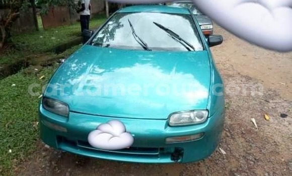 Sayi Imported Mazda 323 Sauran Mota in Yaounde a Babban Kamaru Sayi Imported Mazda 323 Sauran Mota in Yaounde a Babban Kamaru