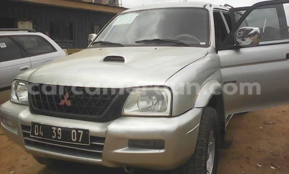Sayi Imported Mitsubishi Montero Azurfa Mota in Yaounde a Babban Kamaru