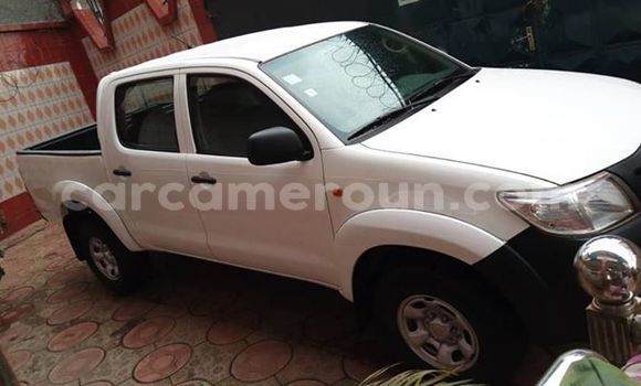 Acheter Import Voiture Toyota Hilux Blanc à Yaoundé, Central Cameroon Acheter Import Voiture Toyota Hilux Blanc à Yaoundé, Central Cameroon