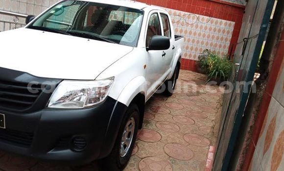 Acheter Import Voiture Toyota Hilux Blanc à Yaoundé, Central Cameroon Acheter Import Voiture Toyota Hilux Blanc à Yaoundé, Central Cameroon