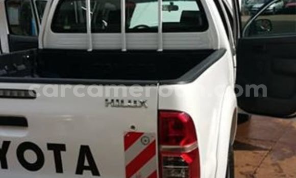 Acheter Import Voiture Toyota Hilux Blanc à Yaoundé, Central Cameroon Acheter Import Voiture Toyota Hilux Blanc à Yaoundé, Central Cameroon