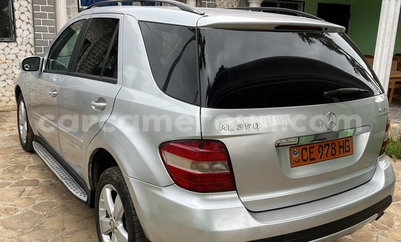 Acheter Occasion Voiture Mercedes‒Benz ML–Class Gris à Kribi, South Cameroon Acheter Occasion Voiture Mercedes‒Benz ML–Class Gris à Kribi, South Cameroon