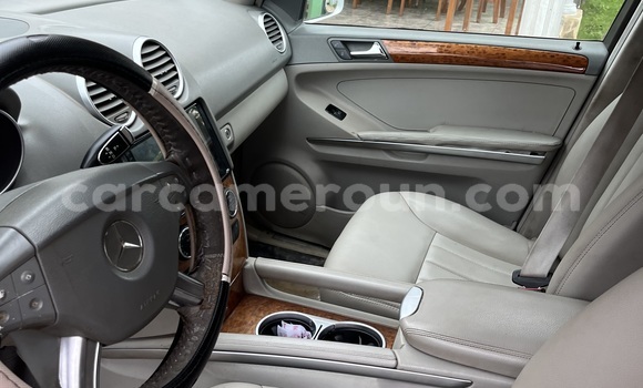Acheter Occasion Voiture Mercedes‒Benz ML–Class Gris à Kribi, South Cameroon Acheter Occasion Voiture Mercedes‒Benz ML–Class Gris à Kribi, South Cameroon